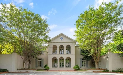 House in Mountain Brook, Alabama, United States 1