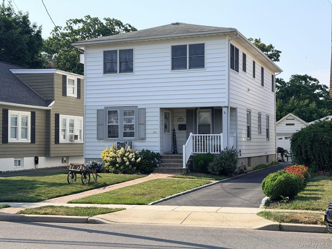 House in Bellmore, New York, United States 2 - 18393704
