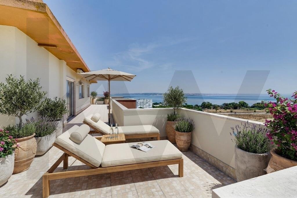 Apartment in Oeiras e Sao Juliao da Barra, Paco de Arcos e Caxias, Lisbon, Portugal 1 - 18400578