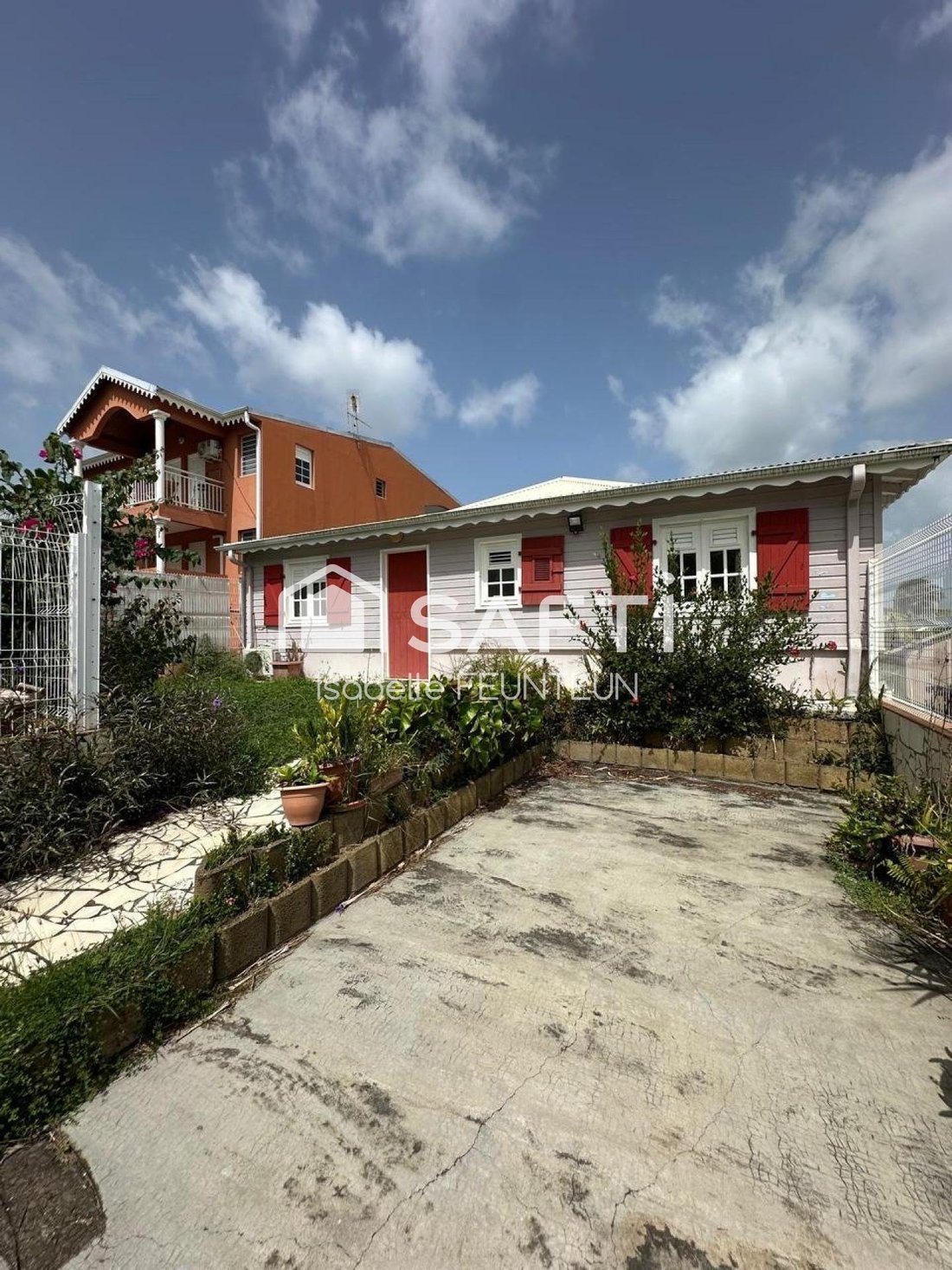 House in France 2 - 18402456