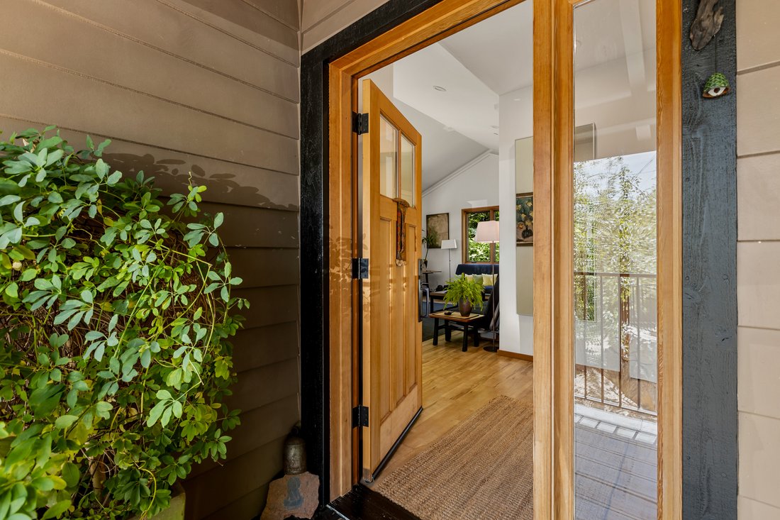 Nevada City, California, United States 5 - 18400512