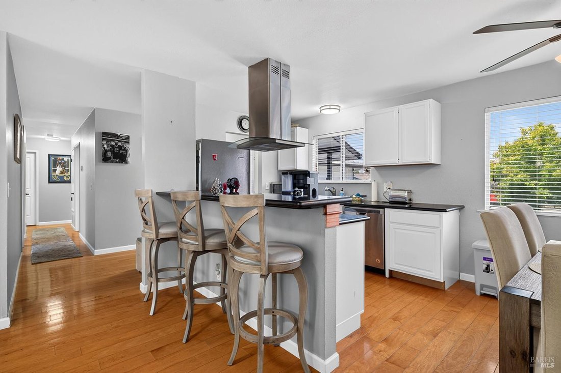 House in Petaluma, California, United States 5 - 18402419