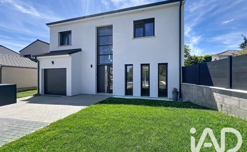 House in Vitry-sur-Orne, Grand Est, France 1
