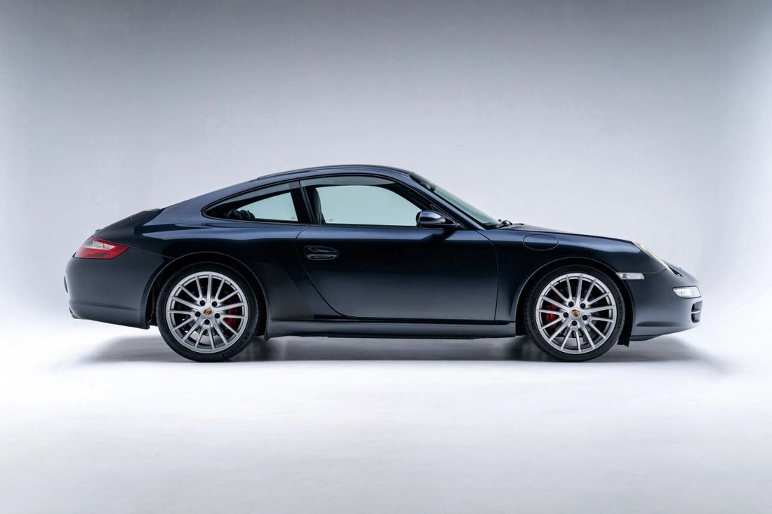 Coupe in Los Angeles, CA, United States 4 - 18400745