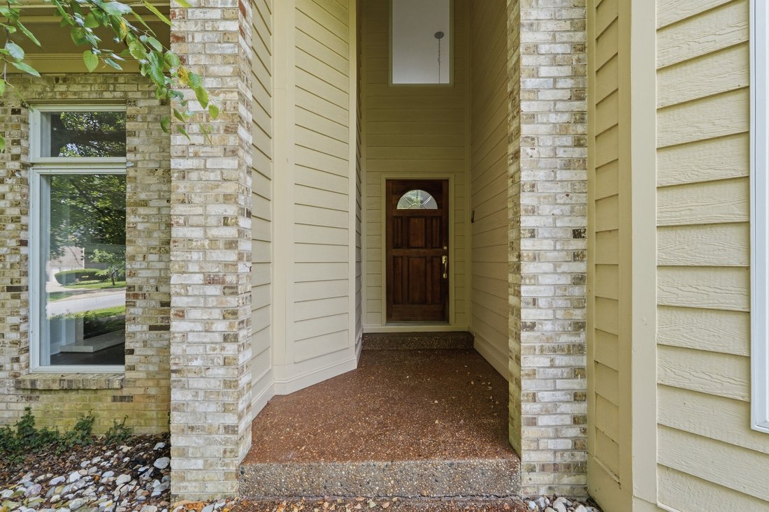 House in Watterson Park, Kentucky, United States 4 - 18402352