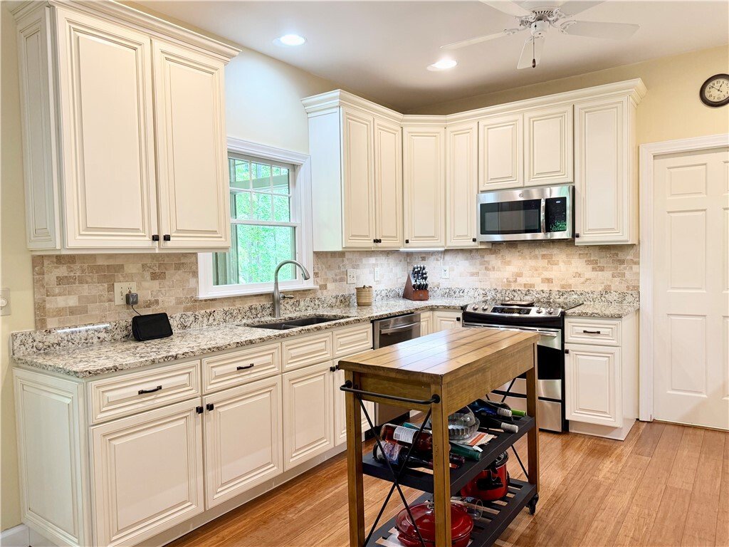 House in Salem, South Carolina, United States 4 - 18401824