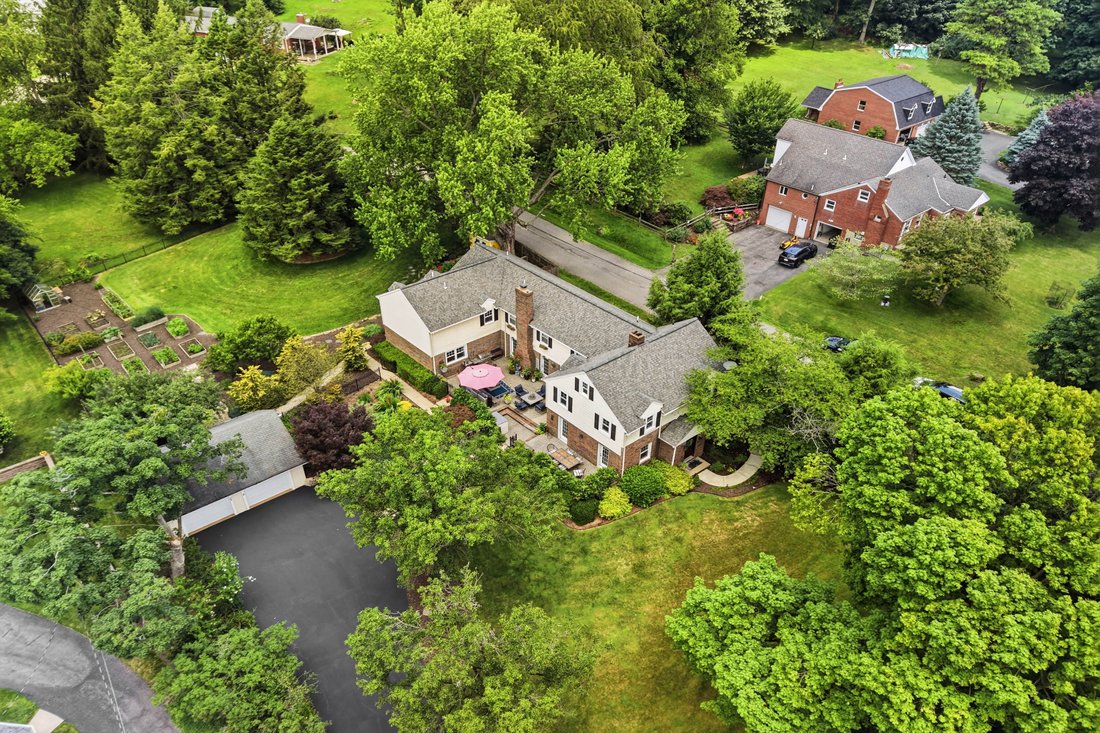 House in Coraopolis, Pennsylvania, United States 2 - 18402592