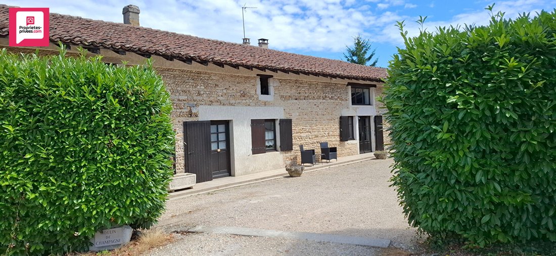 Villa in Centre et Sud Est, Viriat, France 1 - 18400773