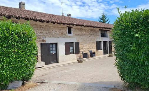 Villa in Centre et Sud Est, Viriat, France 1