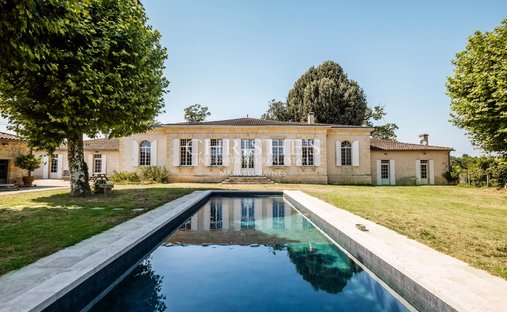 Estate in Podensac, Nouvelle-Aquitaine, France 1