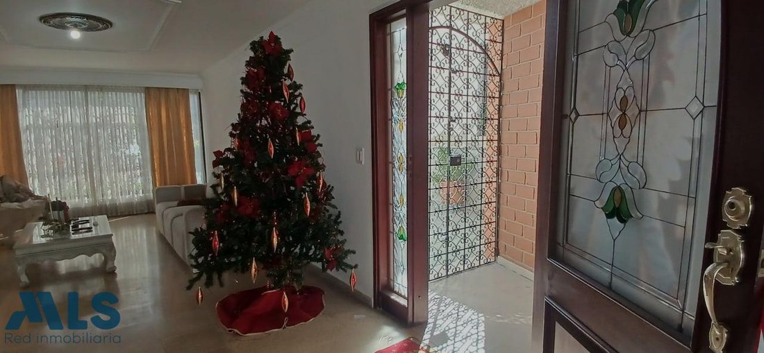 House in Medellín, Colombia 2 - 18403507
