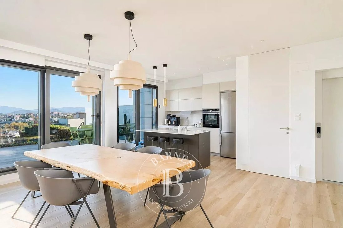 Townhouse in Mendebaldea, Donostia-San Sebastian, Spain 4 - 18405166