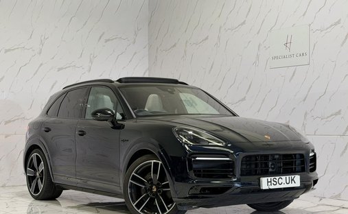 Porsche Cayenne 3.0 V6 E-Hybrid 17.9kWh Platinum Edition SUV 5dr Petrol Plug-in Hybrid TiptronicS 4W in Ruislip, United Kingdom 1