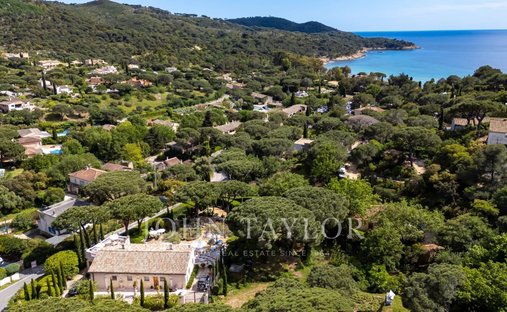 Finca en La Croix-Valmer, Provenza-Alpes-Costa Azul, Francia 1