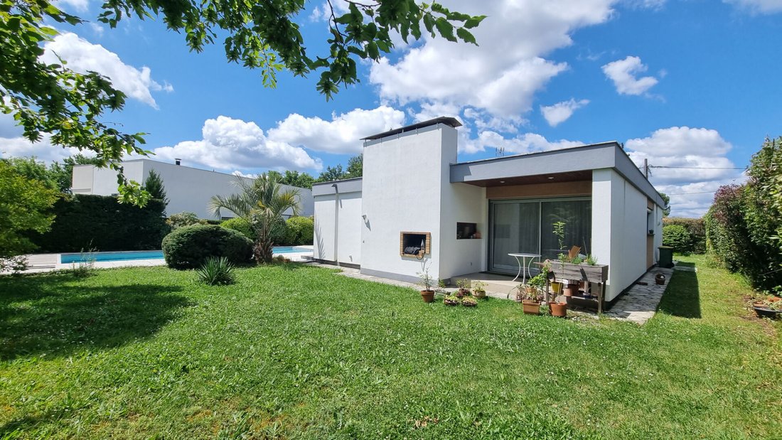 Villa in Gradignan, Nouvelle-Aquitaine, France 2 - 18405302
