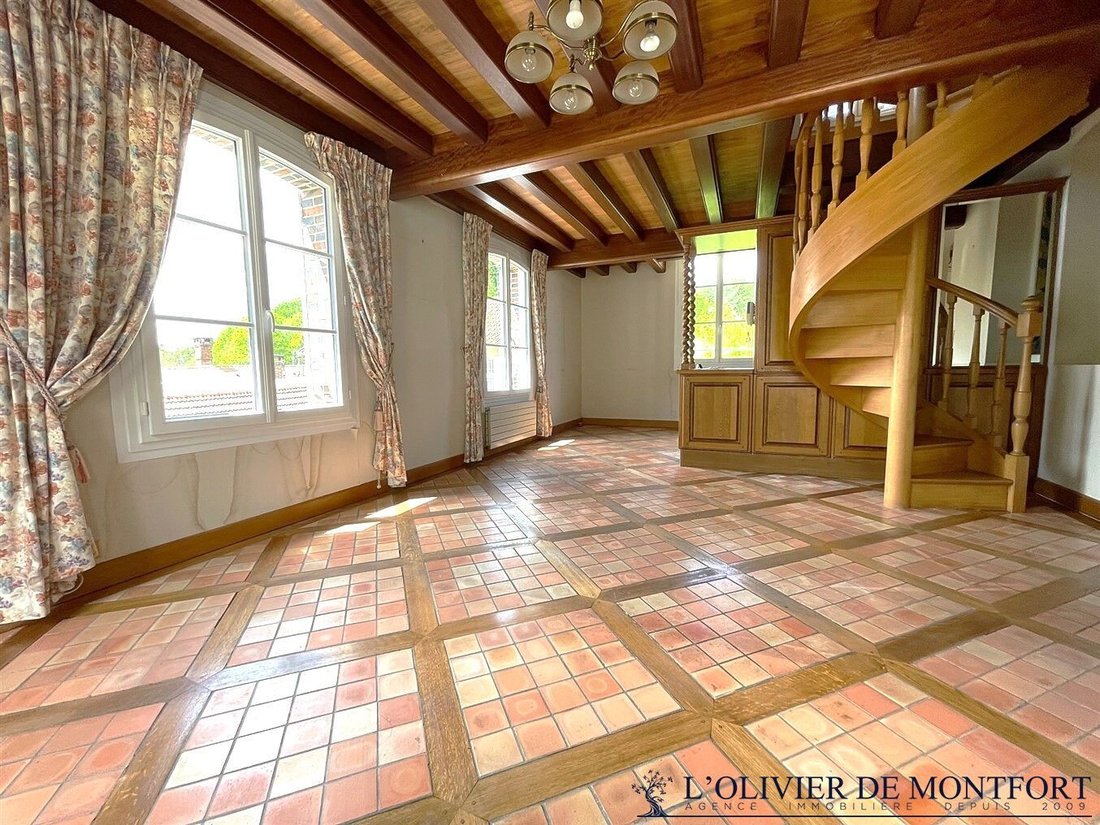 House in Montfort-l'Amaury, Ile-de-France, France 5 - 18404161
