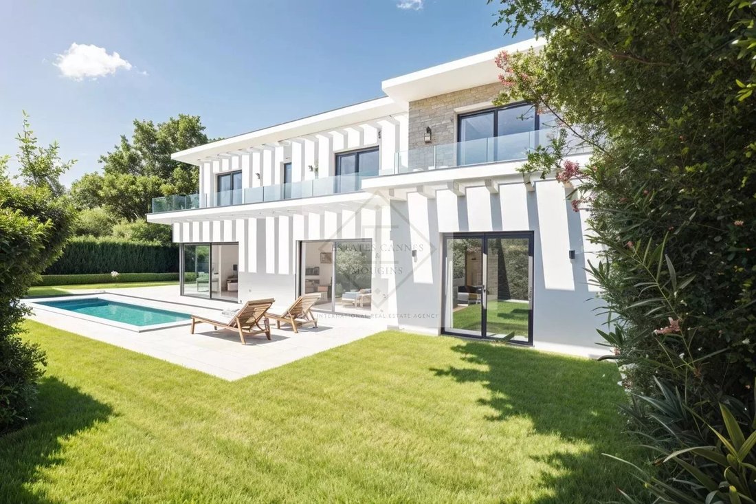 Villa in Mougins, Provence-Alpes-Côte d'Azur, France 1 - 18405032