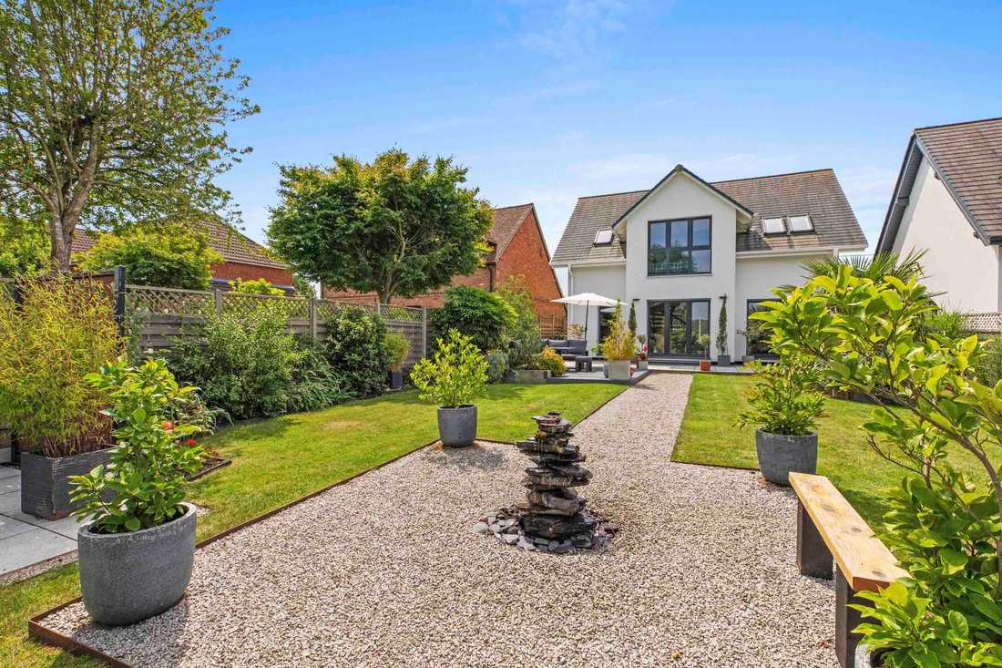 House in Naphill, England 3 - 17539775