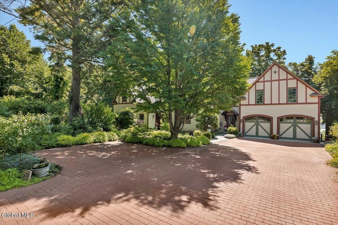 House in Saratoga Springs, New York, United States 5 - 18402826