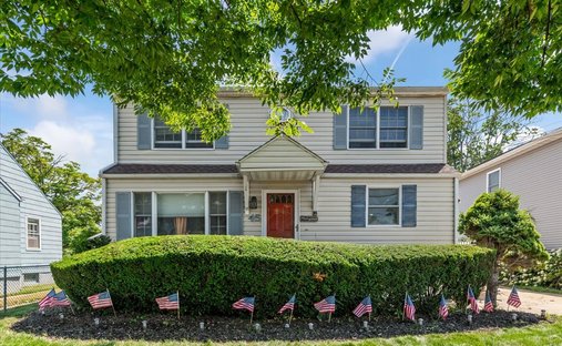 House in Bethpage, New York, United States 1