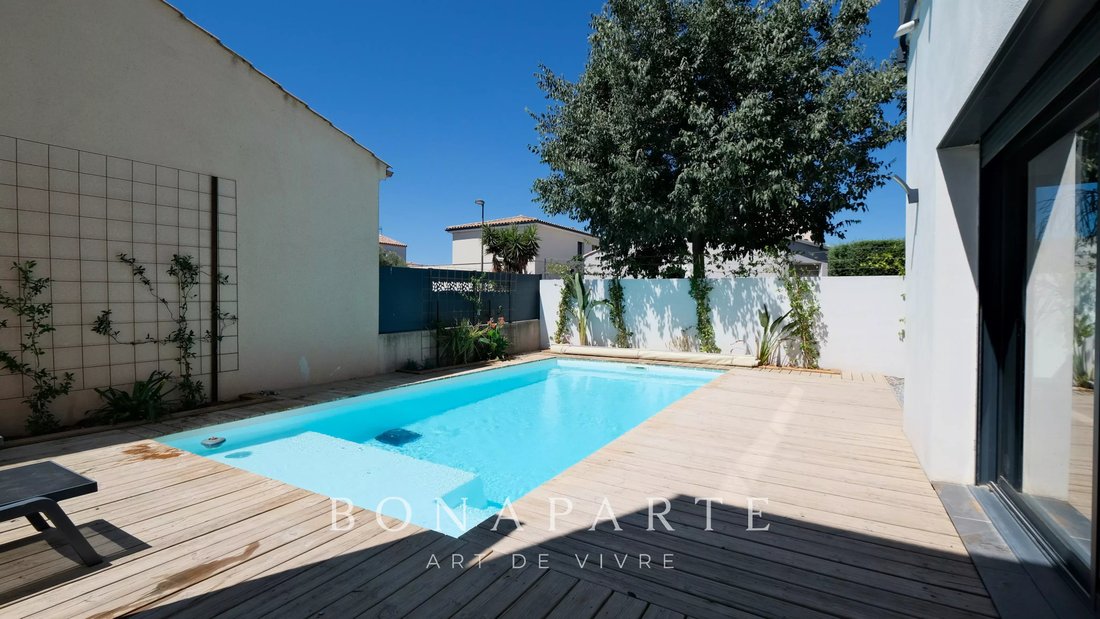 Villa in Sauvian, Occitania, France 3 - 18405106