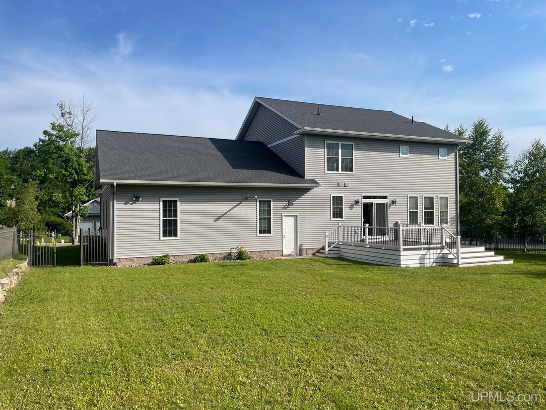 House in Marquette, Michigan, United States 2 - 18307894