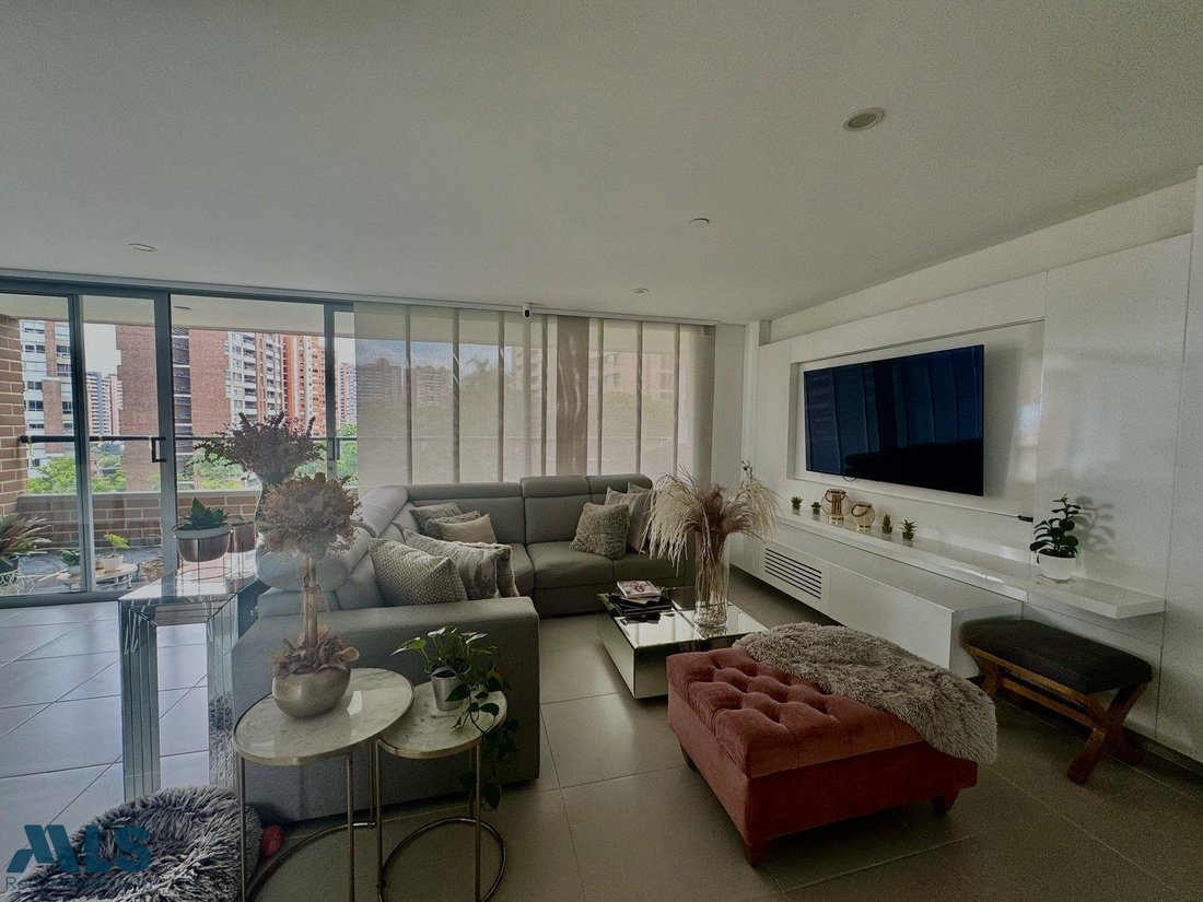 Apartment in Envigado, Antioquia, Colombia 4 - 18403631