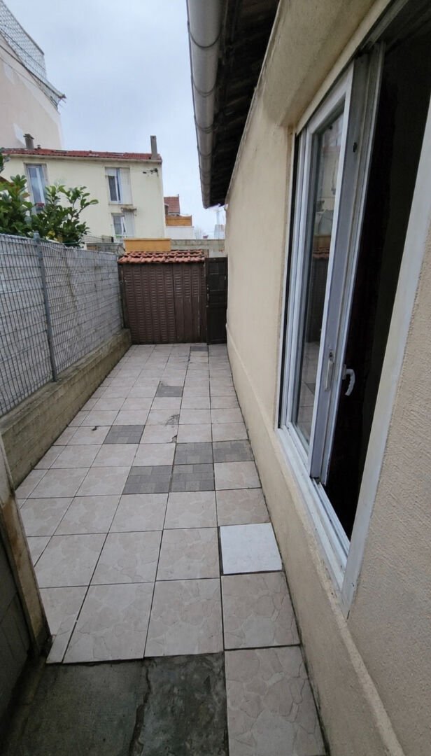 Villa in Jouy-le-Moutier, Ile-de-France, France 2 - 18405754