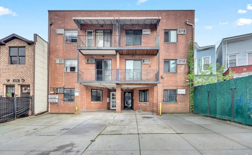 House in New York, New York, United States 1