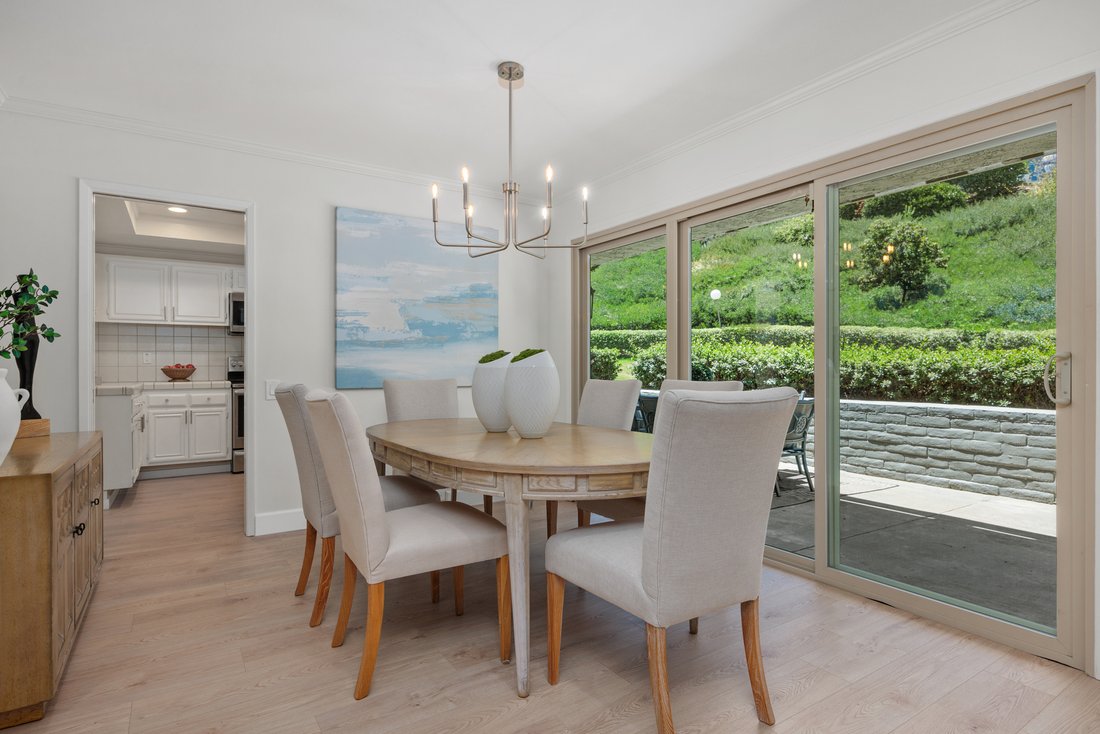Condo in San Diego, California, United States 3 - 18404424