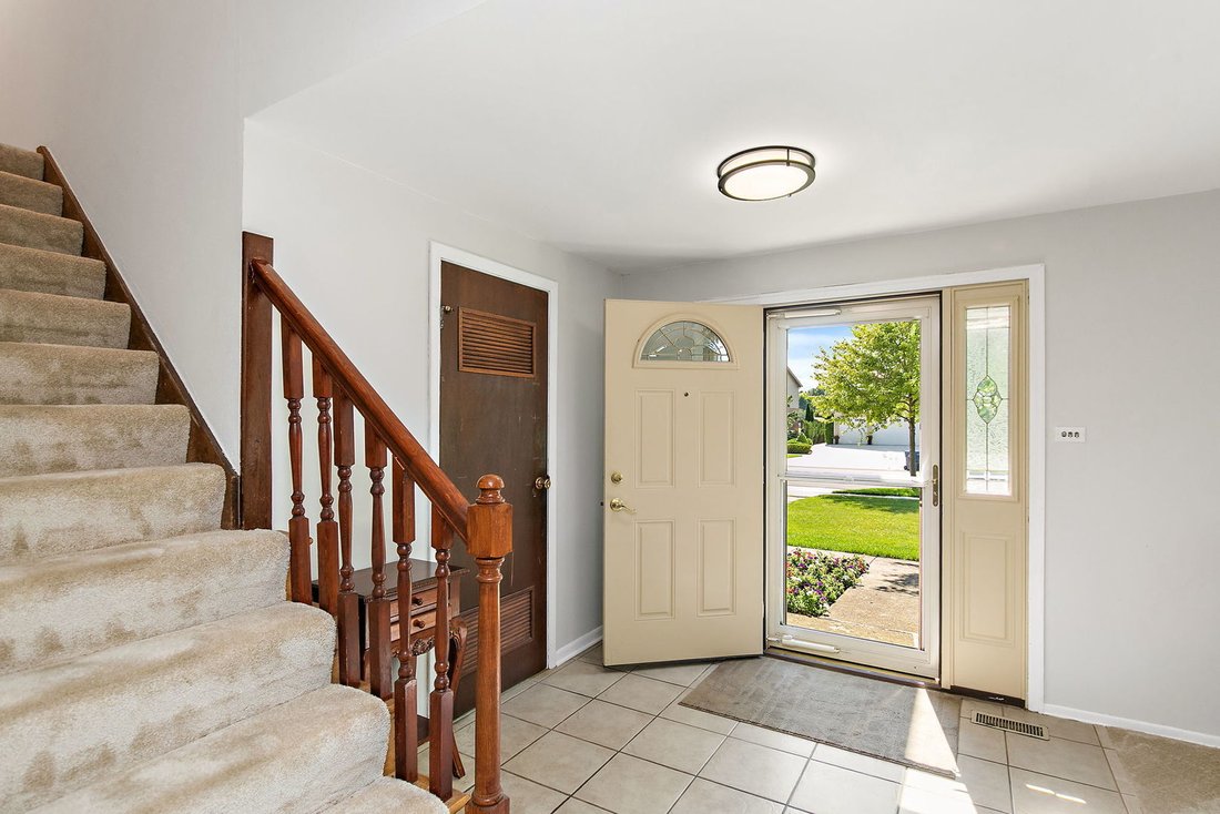 House in Schaumburg, Illinois, United States 3 - 18403457