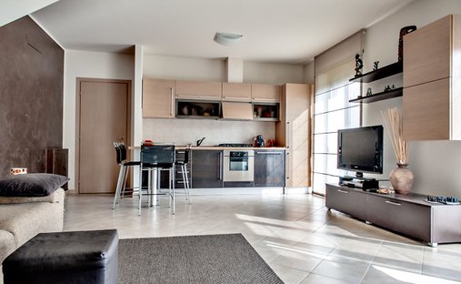 Apartment in Champvert-Point du Jour-Saint Irénée, Lyon 5e Arrondissement, Lyon 1