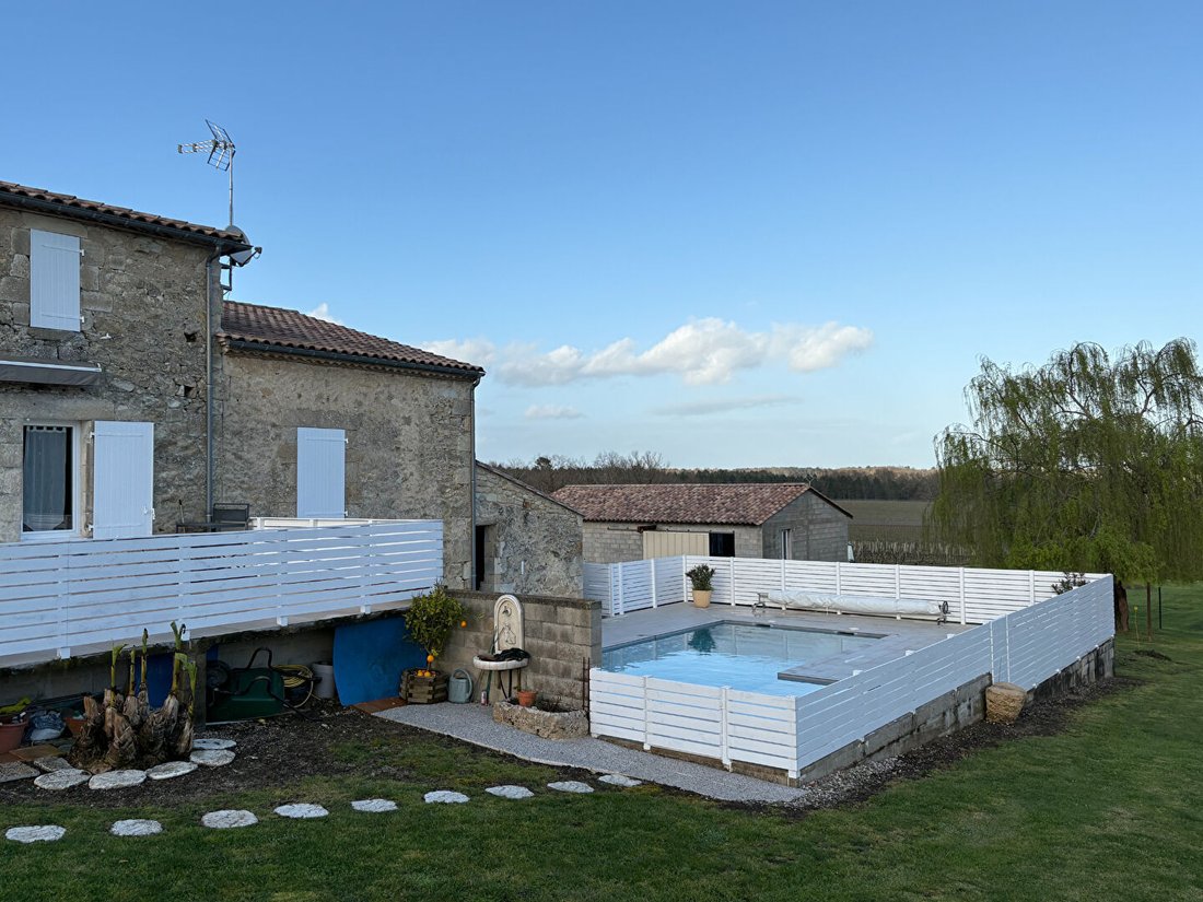 Villa in Sauveterre-de-Guyenne, Nouvelle-Aquitaine, France 4 - 18406071