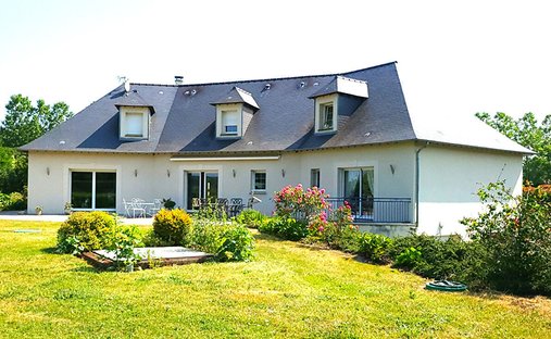 Villa in Sylvains-les-Moulins, Normandy, France 1