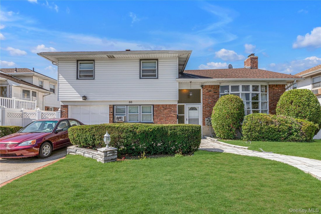 House in East Meadow, New York, United States 1 - 18402795