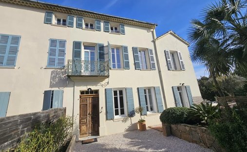 Villa in Ouest, Cogolin, France 1