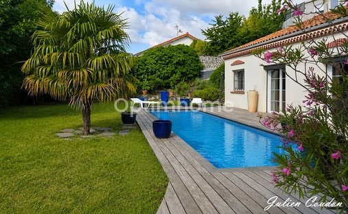 House in Bien Assis, Clermont-Ferrand, France 1