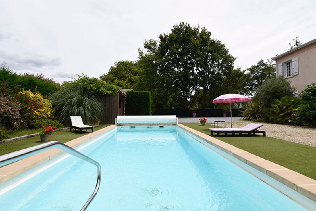 Villa in Saint-Laurent-Medoc, Nouvelle-Aquitaine, France 1 - 18405498