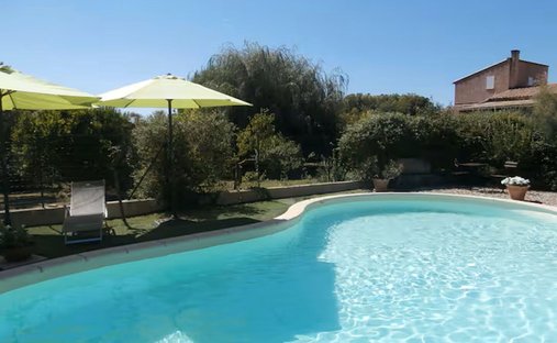 Villa in Gargas, Provence-Alpes-Côte d'Azur, France 1