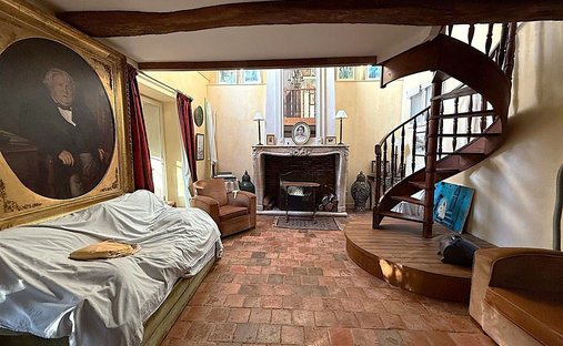 House in Montfort-l'Amaury, Ile-de-France, France 1