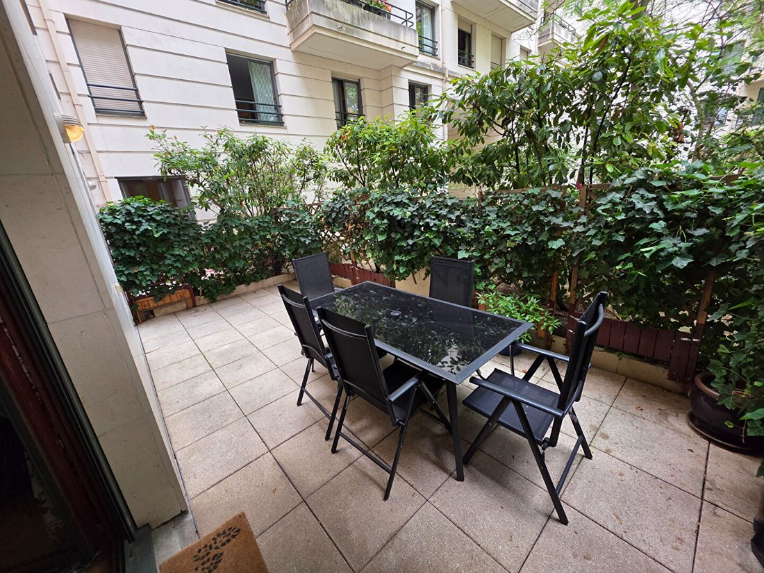Apartment in Emeriau-Zola, Paris 15e Arrondissement, Paris 3 - 18406042