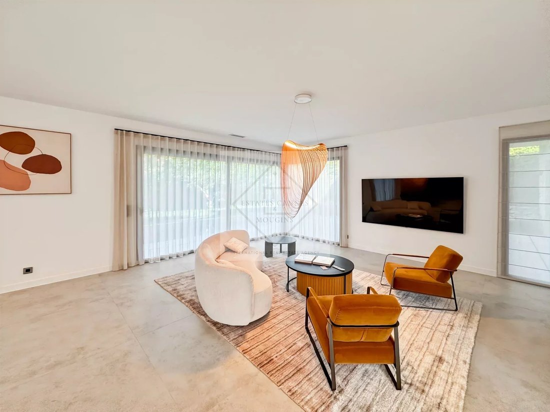 Villa in Mougins, Provence-Alpes-Côte d'Azur, France 3 - 18405032