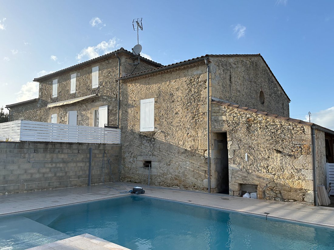 Villa in Sauveterre-de-Guyenne, Nouvelle-Aquitaine, France 2 - 18406071