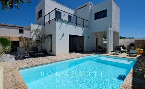 Villa in Sauvian, Occitania, France 1