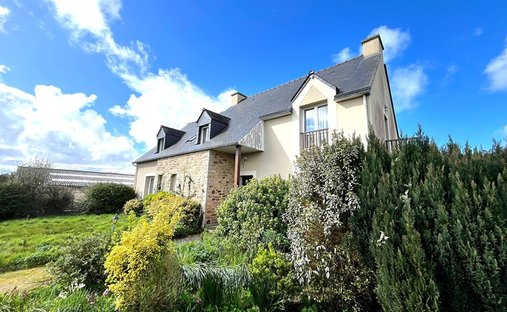 Villa in Saint-Jouan-des-Guerets, Brittany, France 1