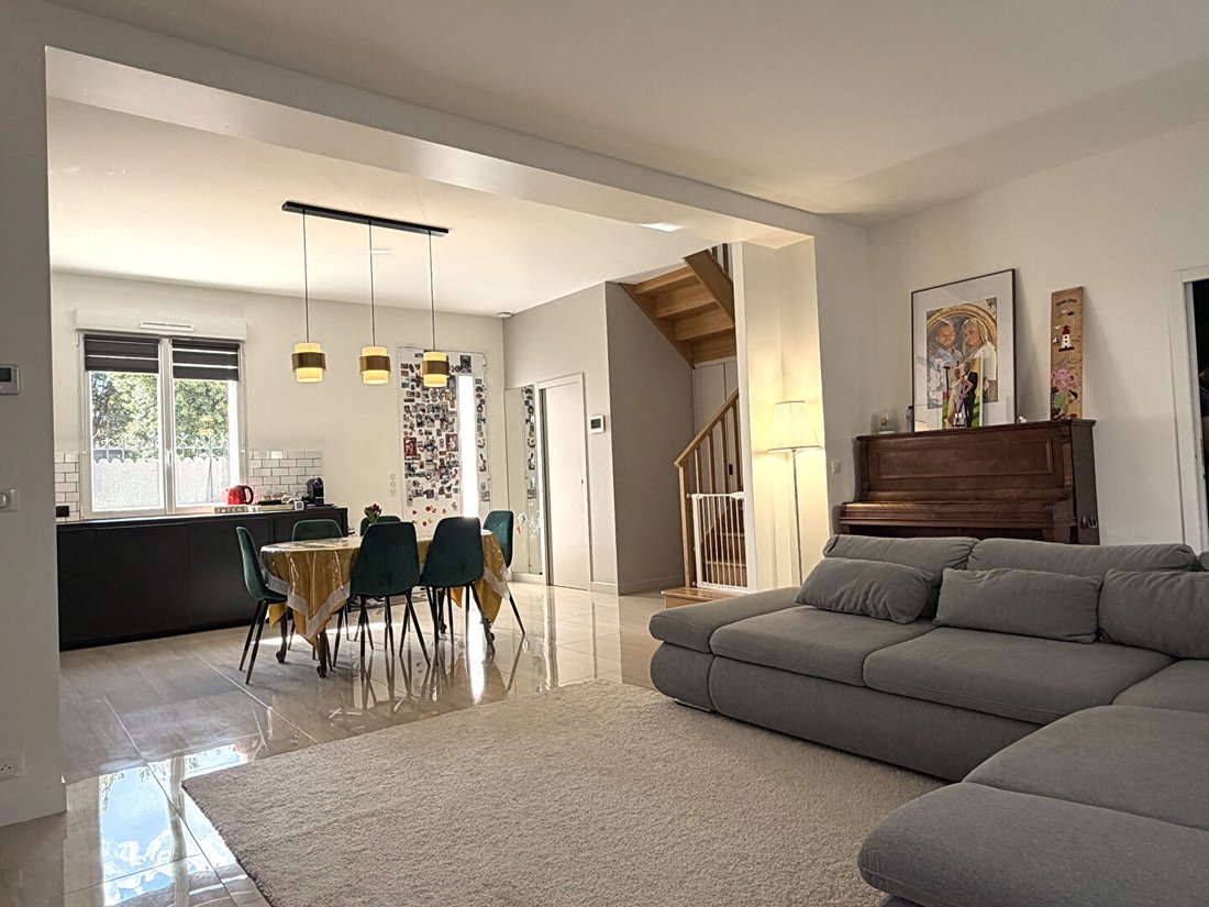 Villa in Gondoles Nord I, Choisy-le-Roi, France 1 - 18405983