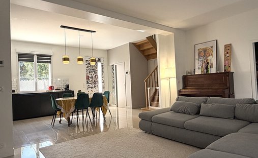 Villa in Gondoles Nord I, Choisy-le-Roi, France 1