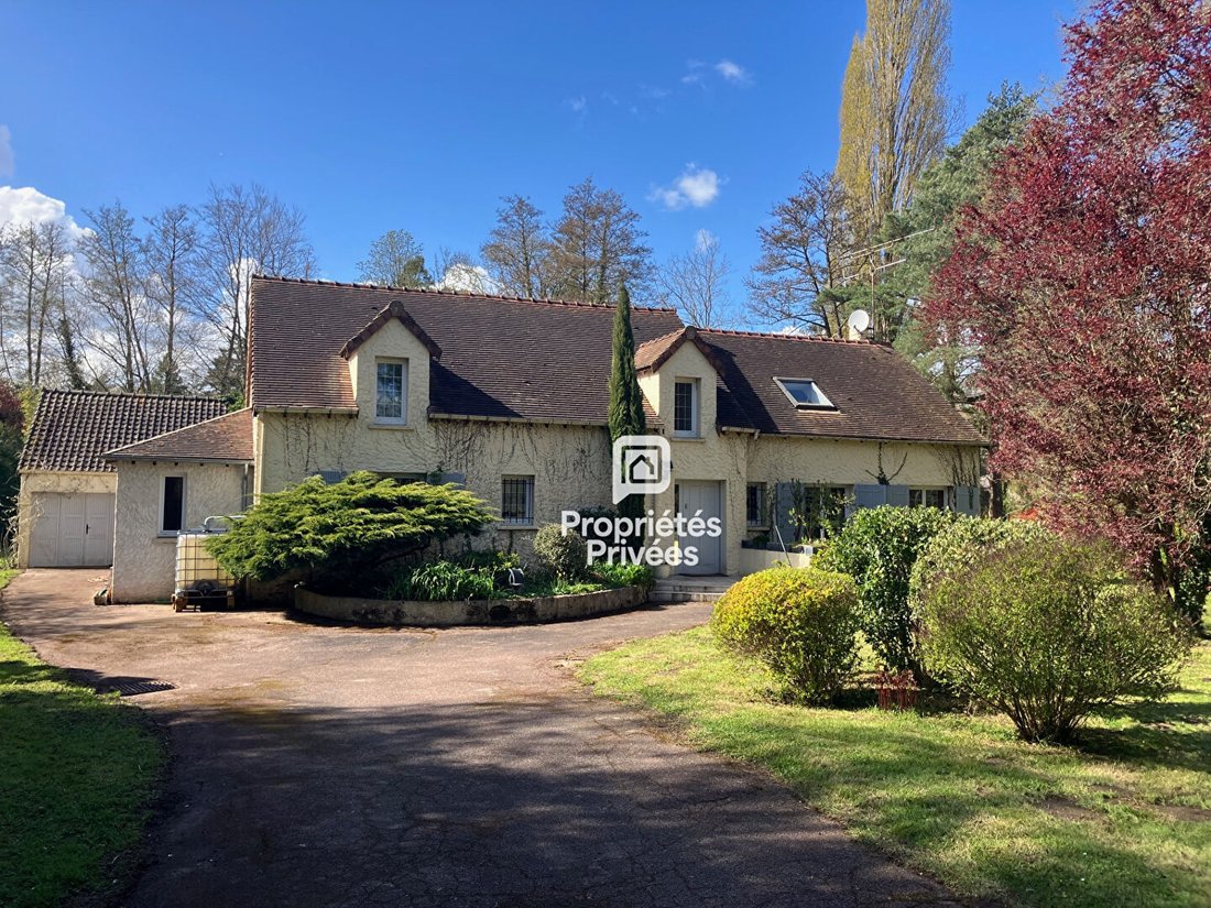 Villa in Saint-Remy-l'Honore, Ile-de-France, France 1 - 18405842
