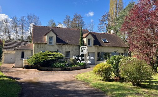 Villa in Saint-Remy-l'Honore, Ile-de-France, France 1