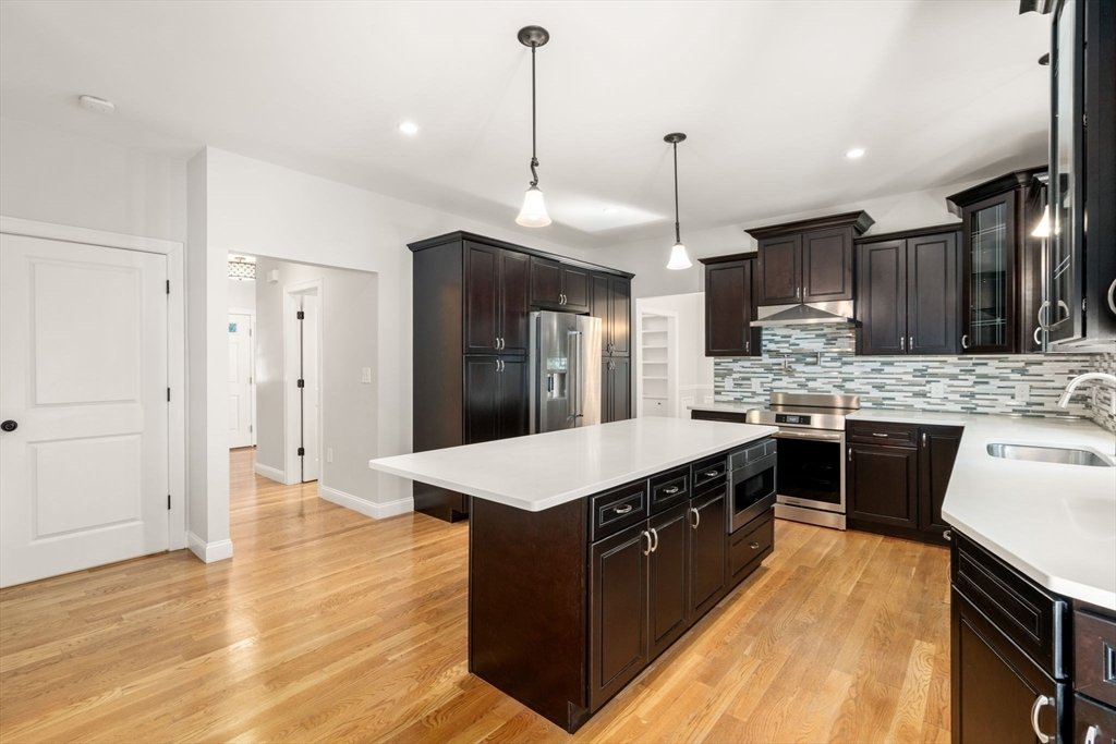 House in Stoneham, Massachusetts, United States 2 - 18406630